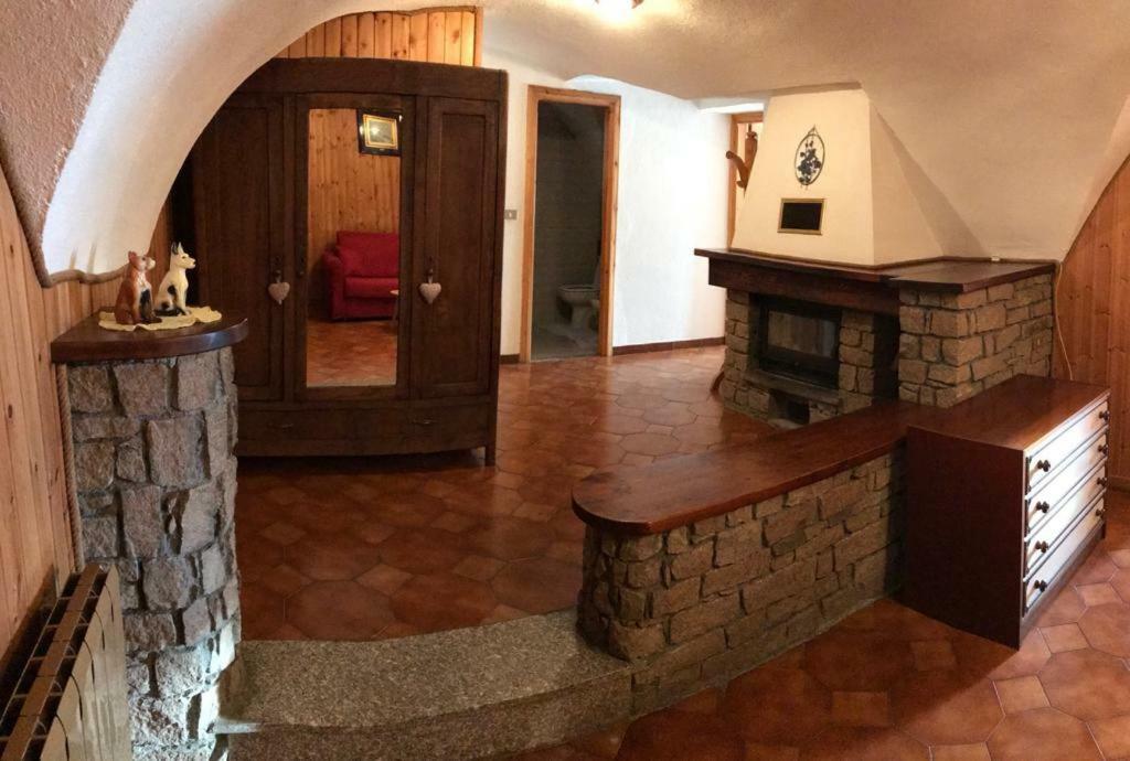 Caratteristico E Accogliente Alloggio Apartman Aosta Kültér fotó